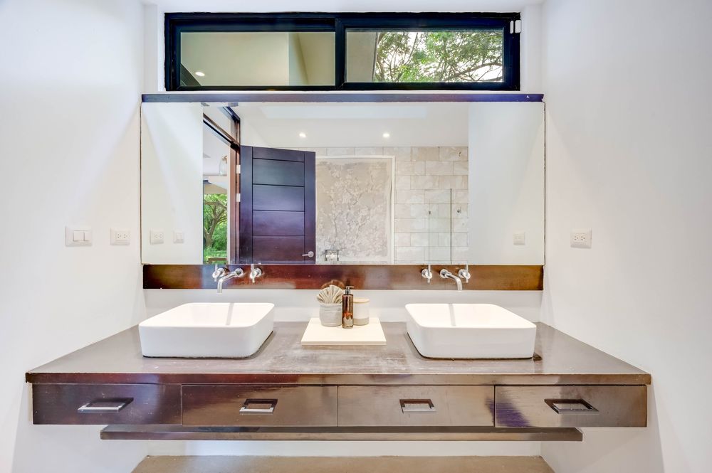 Double vanity