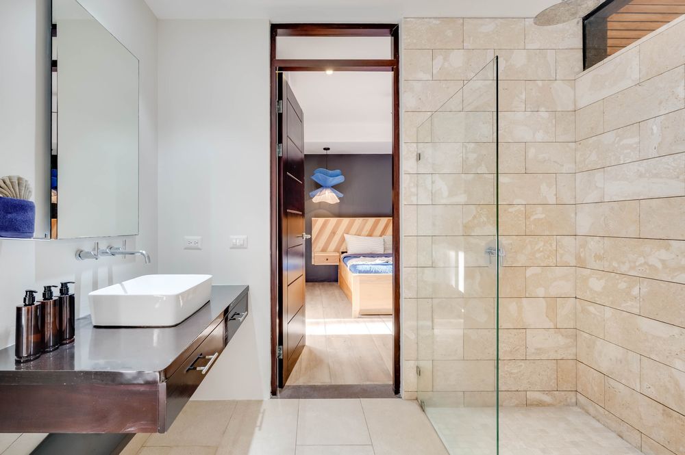 Glass shower