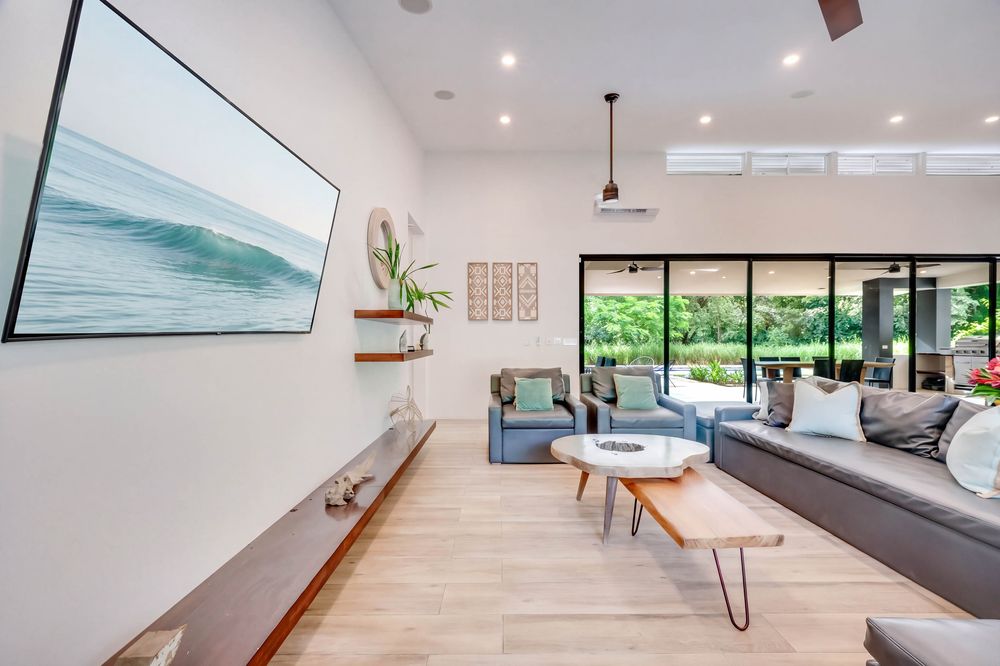 Sectional sofa and coffee table